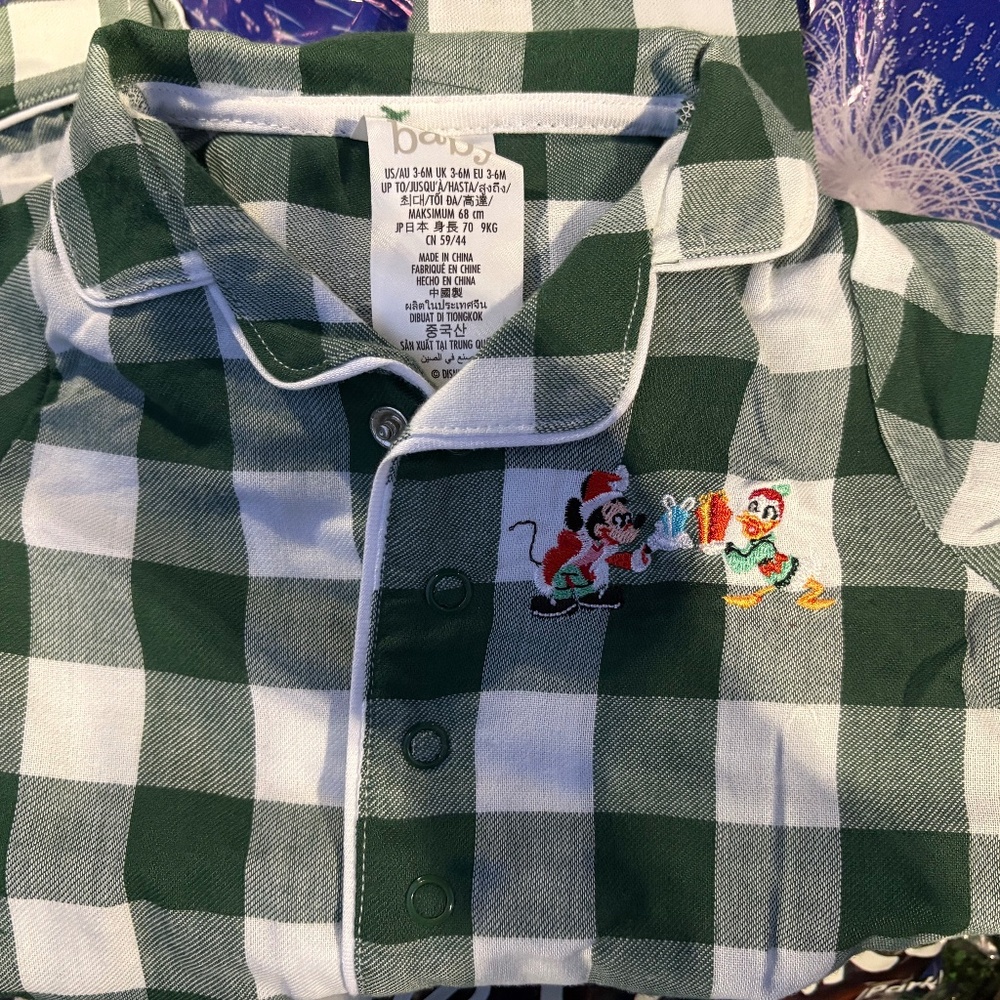 Disney parks  Baby Christmas Onesie Green plaid 6-9, 9-12 12-18 months NWT